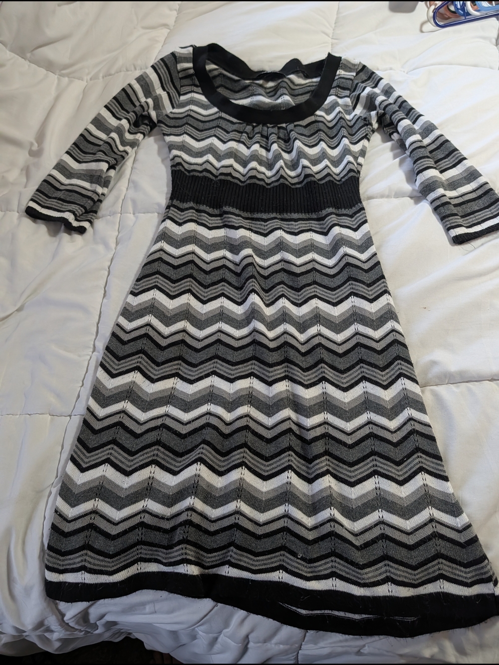 AGB Black, Gray & White Chevron Midi Dress